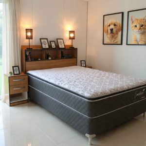 Sommier Emotion Plus + Cabecera Multi-Estante + 2 Mesitas Cubanas con 2 Cajones (con 4 opciones de tamaños)